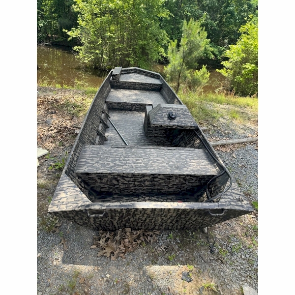 15 x 42 MUV Duck Boat w/ Side Console