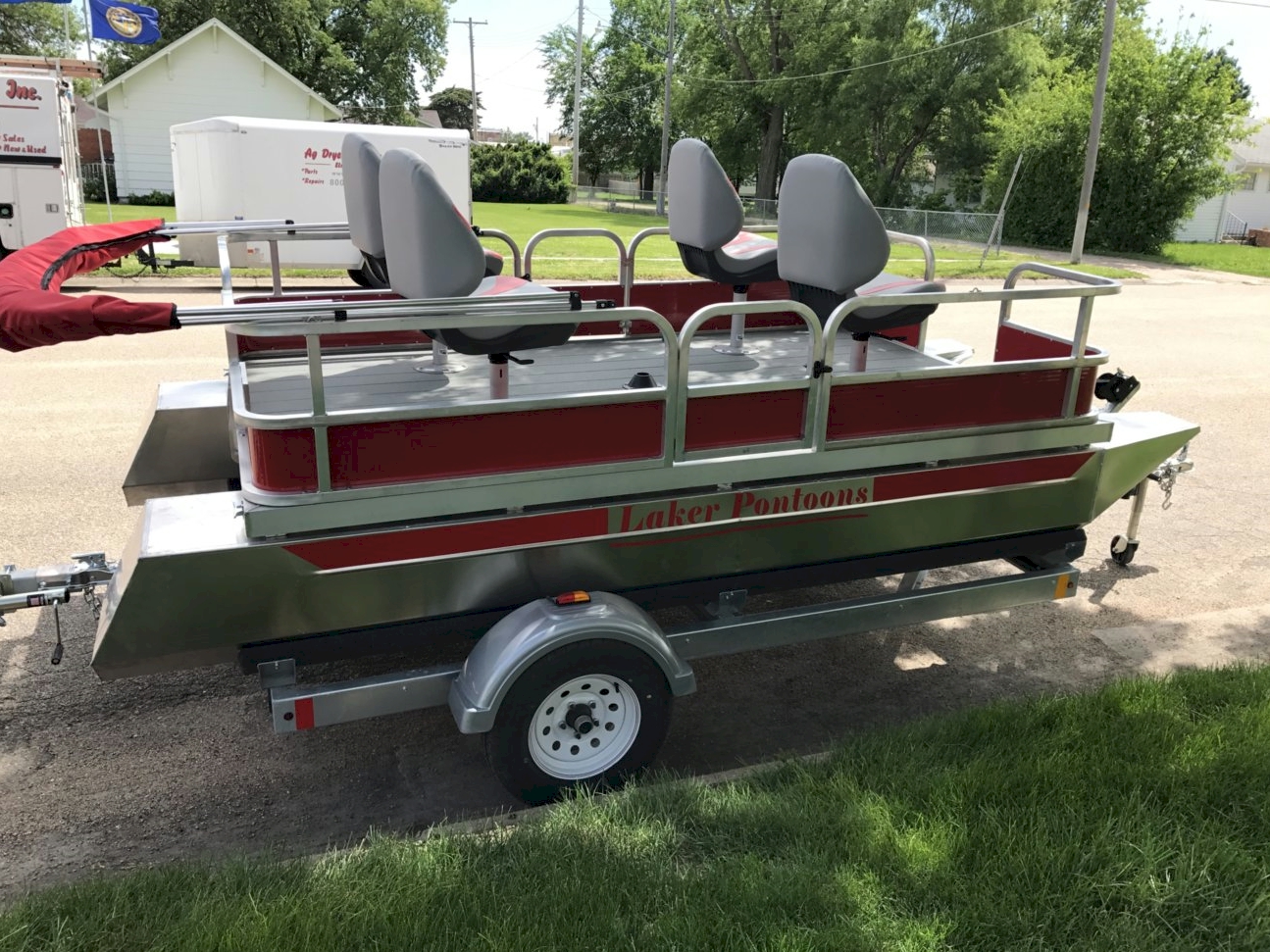 Laker Pontoon Picture 3