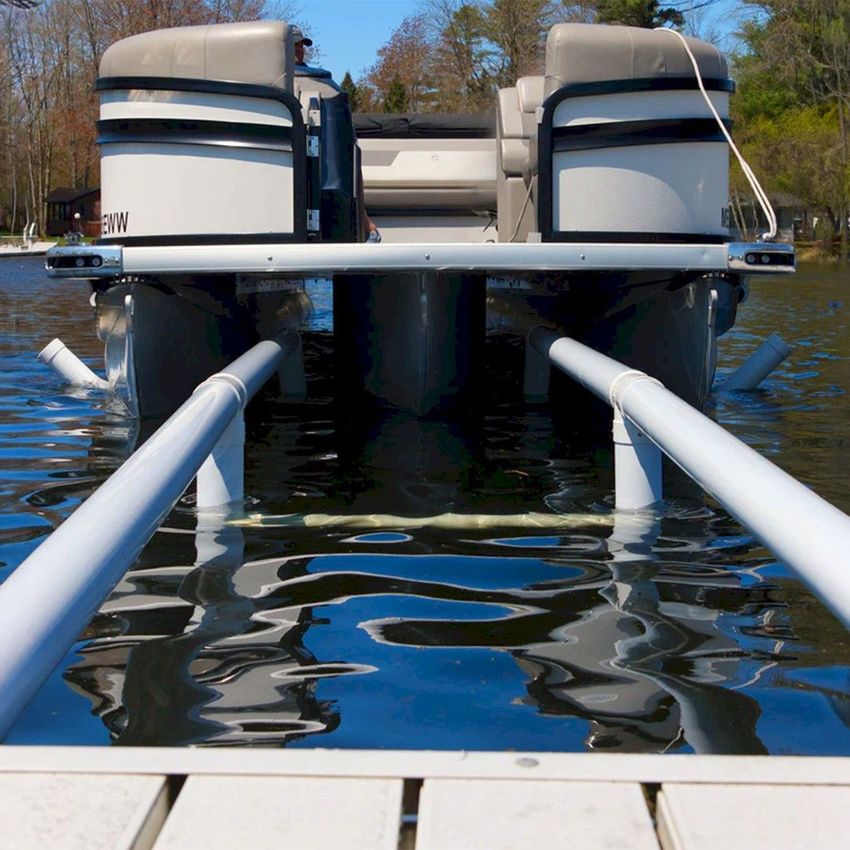 Pontoon/Tritoon Docking System