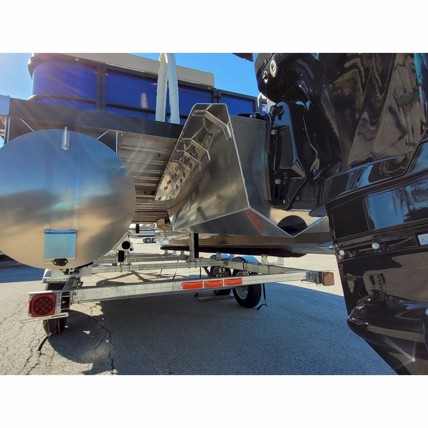 Windsor 238 Cruise Pontoon Boat Package