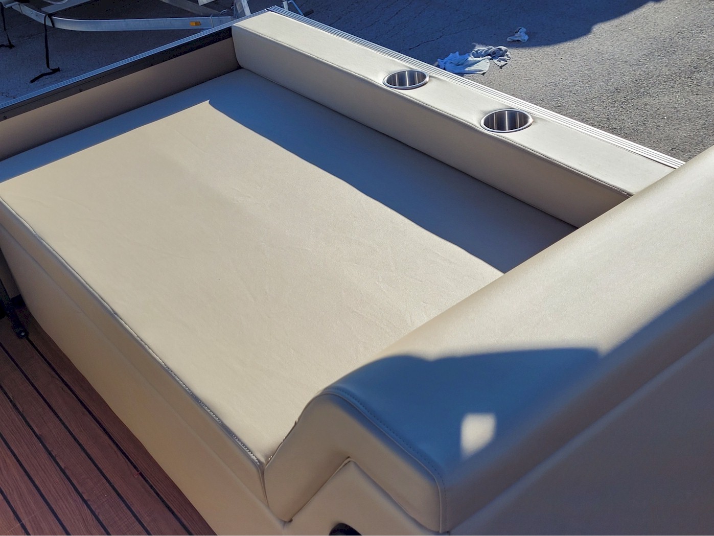 Windsor 238 Lounger Pontoon Boat Package