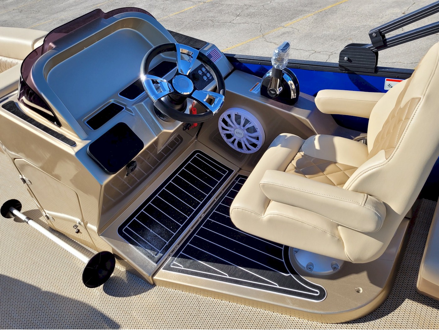 Windsor 238 Lounger Pontoon Boat Package