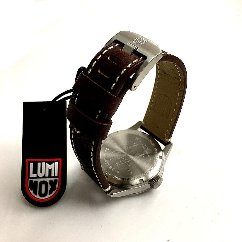 Magazine Luminox Times No. 5 - Automne/Hiver 2016, Anglais, Sur Les Montres, Bon état