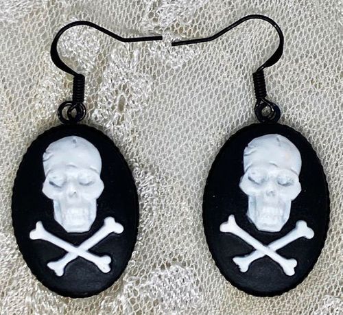 Black & White Scull & Crossbones Pierced Earrings