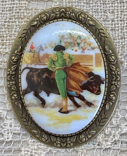 Brooch Pin w/Vintage Matador Cabochon Cameo