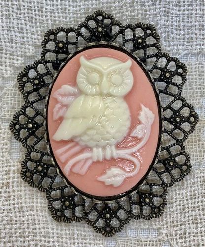 Peach & Cream Owl Cameo Brooch Pin/Pendant