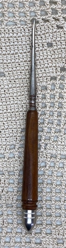 Vintage Lace Crochet Hook w/Wooden Handle