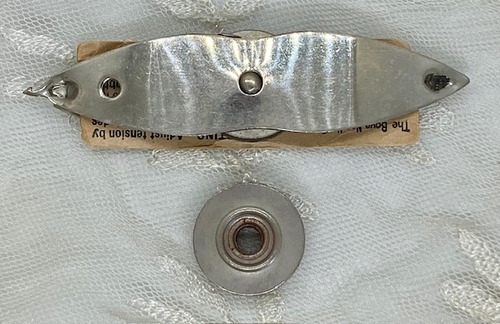 Vintage Metal Boye Tatting Shuttle w/Extra Bobbin