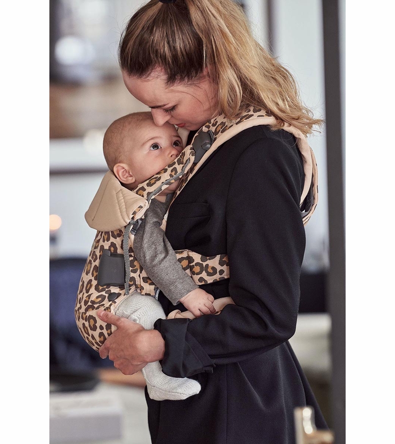BabyBjorn Baby Carrier One, Cotton Beige Leopard