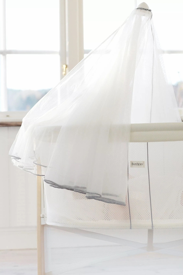 BabyBjorn Cradle + Fitted Sheet + Canopy Bundle White