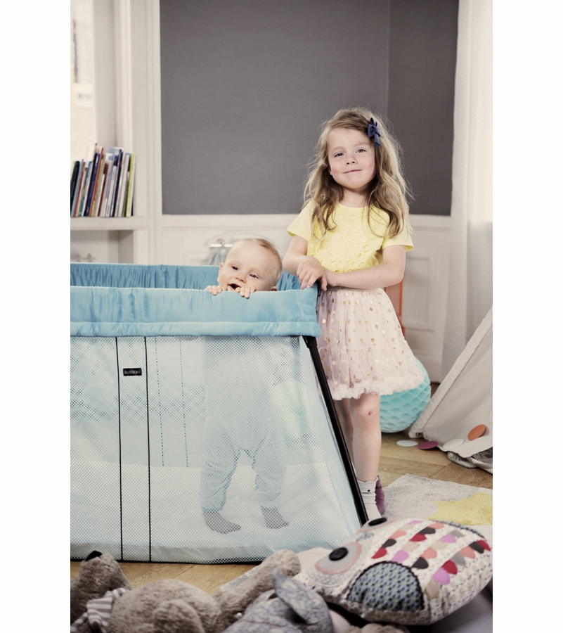 BabyBjorn Travel Crib Light Pink