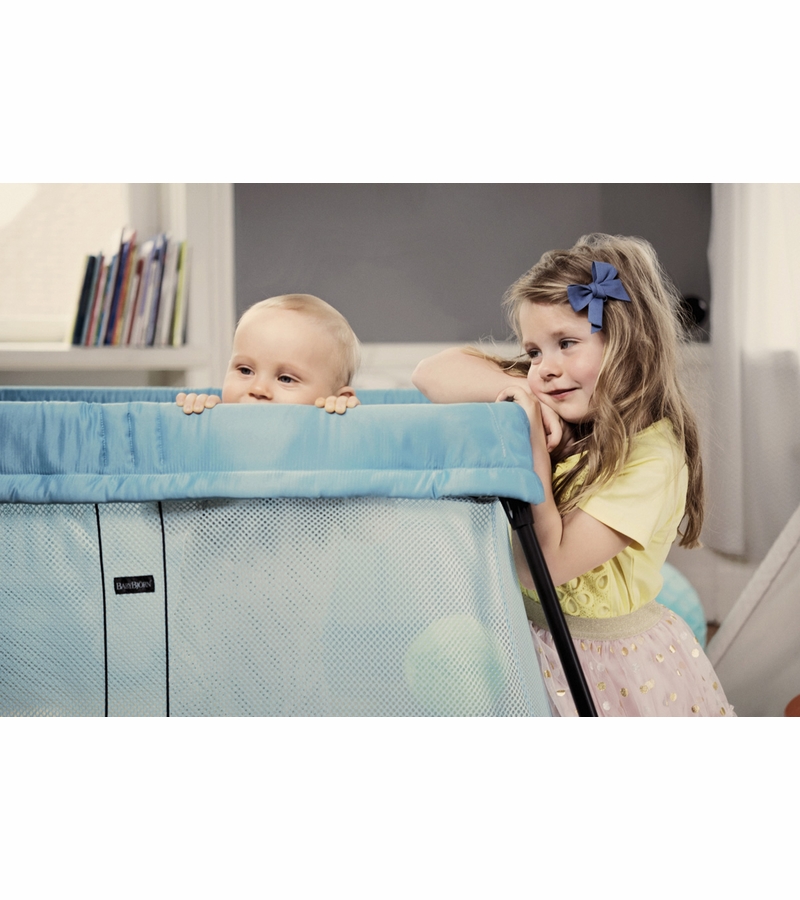BabyBjorn Travel Crib Light Pink