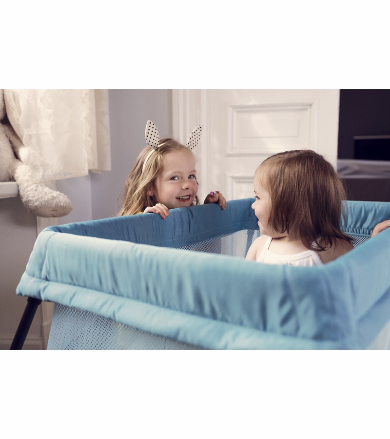 BabyBjorn Travel Crib Light Pink