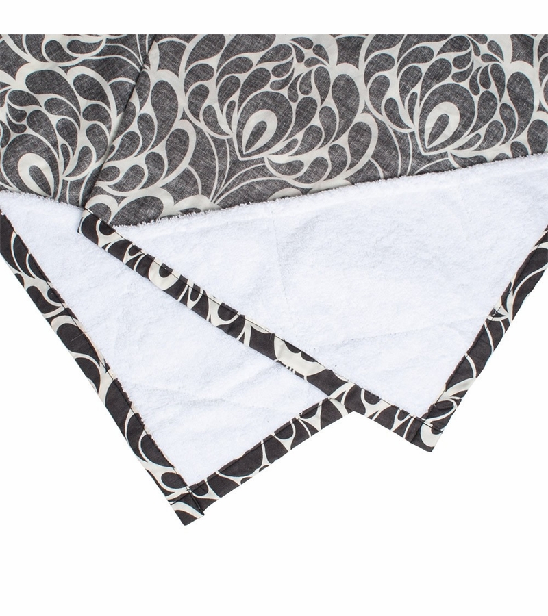 Bebe au Lait Nursing Cover in Tribeca