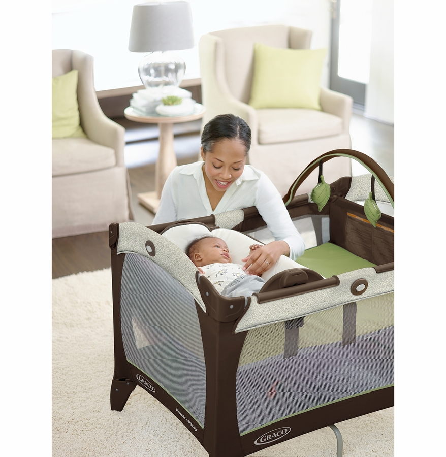 Graco Pack 'n Play Playard with Reversible Napper & Changer