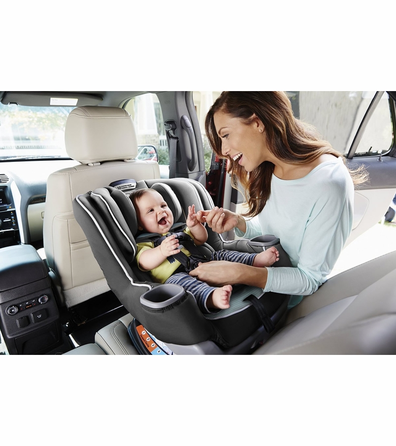 Graco Extend2Fit Convertible Car Seat Spire