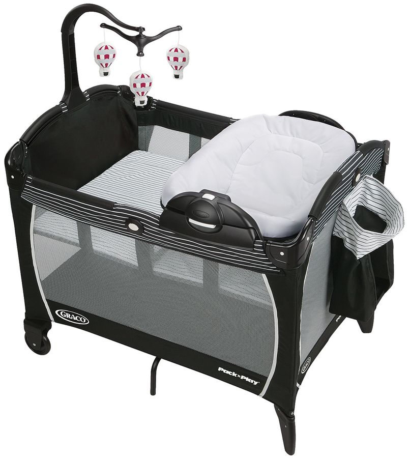 Graco Pack 'n Play Playard Portable Napper & Changer Studio