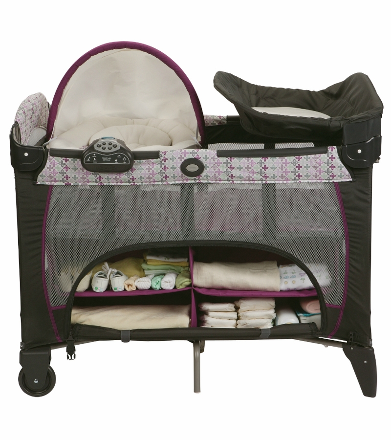Graco Pack 'n Play Playard with Newborn Napper Station DLX Nyssa