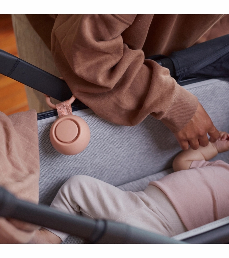 Hatch Rest Go Portable Sound Machine Honey