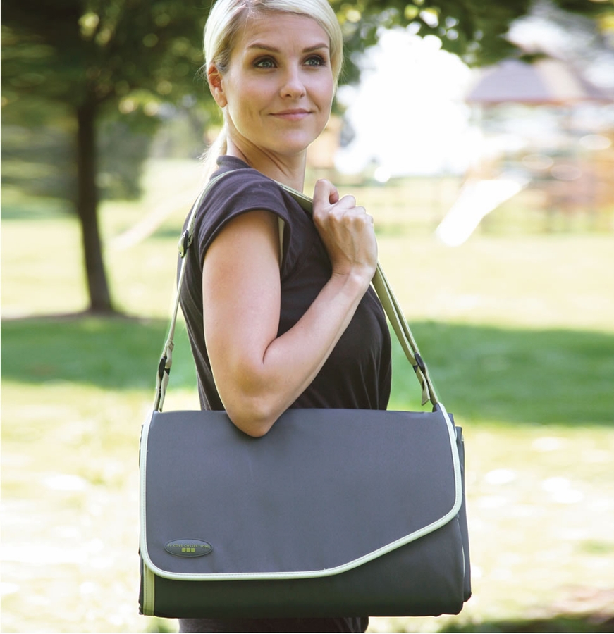 JJ Cole Outdoor Blanket in Grey Links D