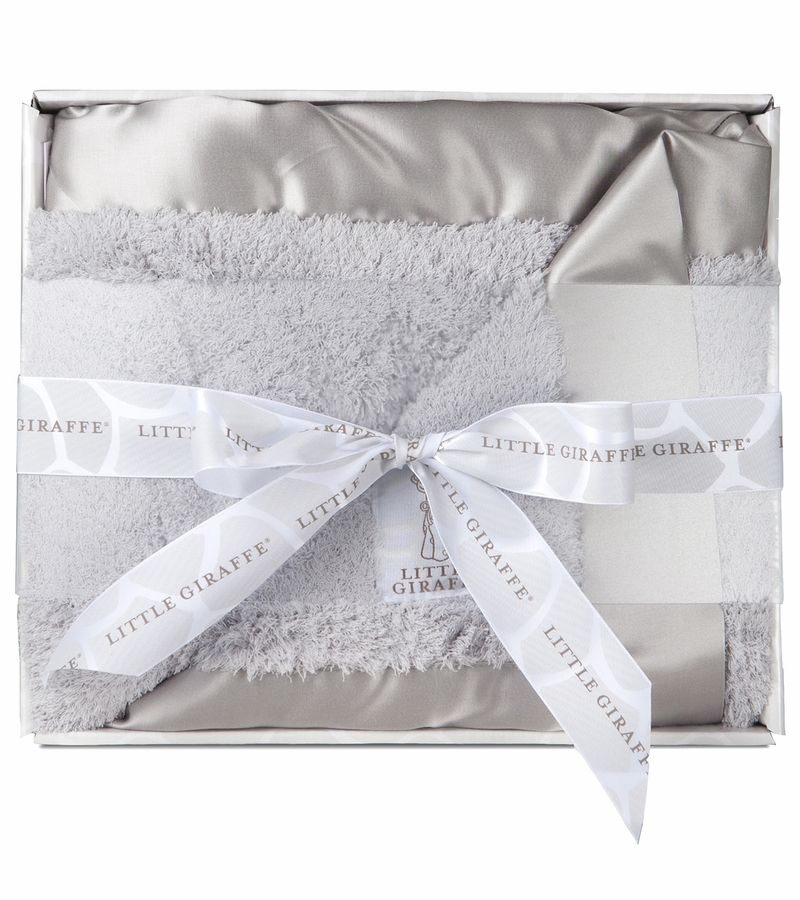 Little Giraffe Chenille Blanket in Silver