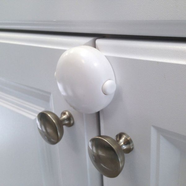 Qdos Adhesive Double Door Lock - White