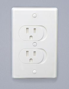 Qdos Universal Self-Closing Outlet Cover - White