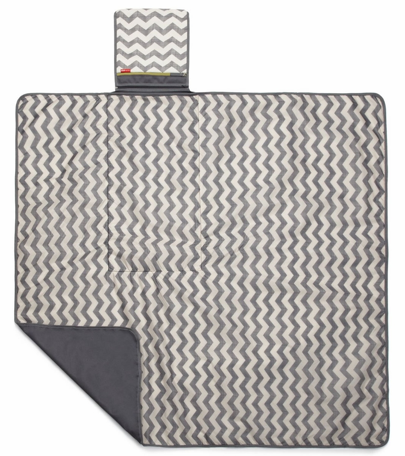 Skip Hop Central Park Outdoor Blanket Triangles