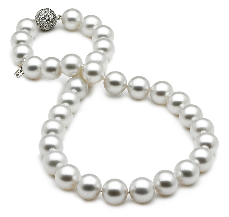 アクセサリー southpowcrwn White South Sea Baroque Pearl Leather Necklace