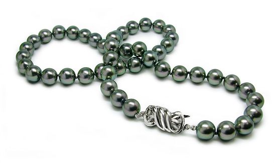 9.5 x 10mm Black bodycolor Japanese Akoya Cultured Pearl Necklace