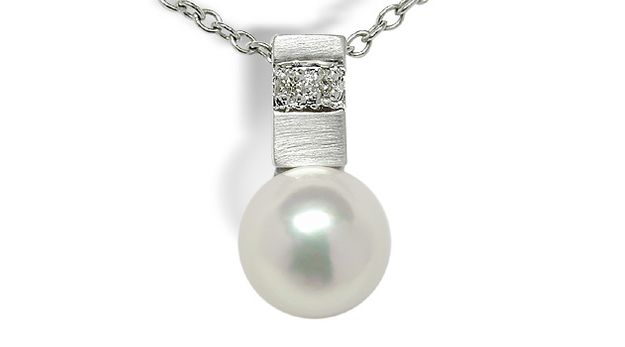 Mercury a Japanese Akoya Cultured Pearl Pendant