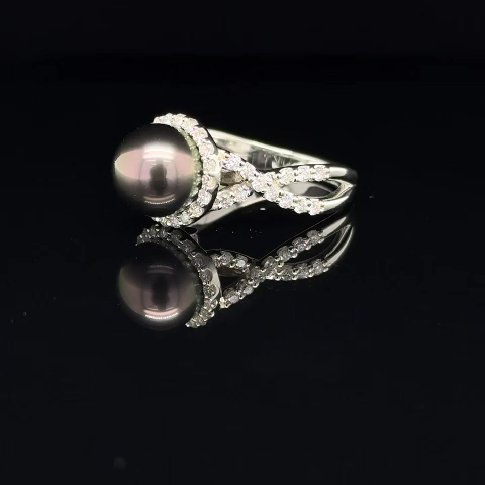 The Tahitian Pearl Flow Ring: A Black South Sea Pearl in Motion