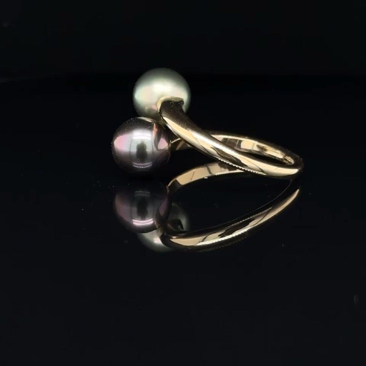 The Tahitian Pearl Twin Ring: A Custom-Made Masterpiece in Contrasting Pearls