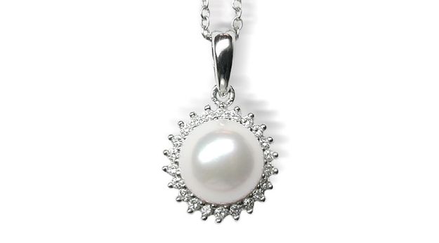 White Sunflower a Japanese Akoya Cultured Pearl Pendant