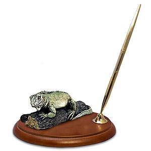 Iguana Pen Holder