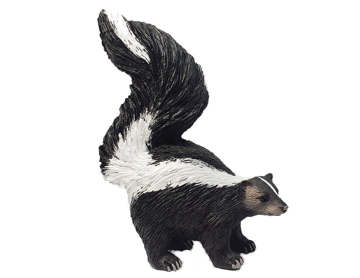 Skunk Figurine 5