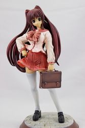 To Heart 2 : Tamaki Kousaka <br> First Day of School Version <br> 1/6 Scale Figurine