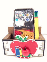 w/Apple & Books