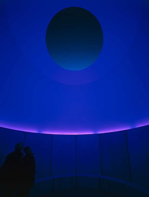 アート・デザイン・音楽 James Turrell Inhabiting the Sky: James Turrell's “Meeting” Reopens at