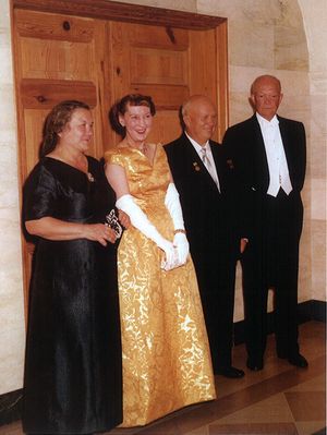 Arnold Scaasi: American Couturier
