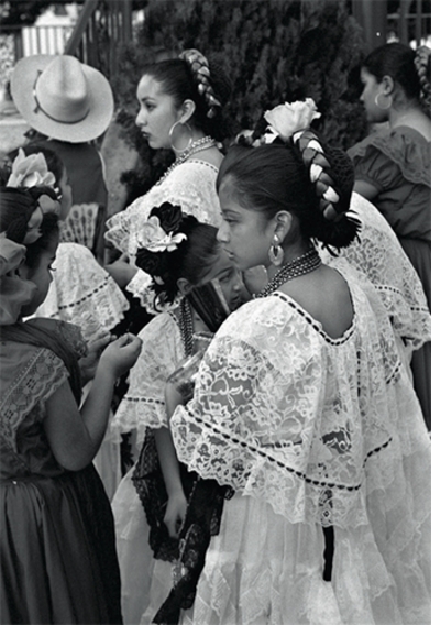 Ed Templeton: "Girls in Traditional Mexican Dresses, Olvera Street" (2004)