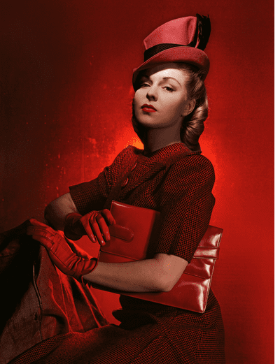 Flamboyant poses and melodramatic airs in 'Cecil Beaton's Fashionable World'