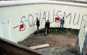 Gordon Matta-Clark: Moment to Moment