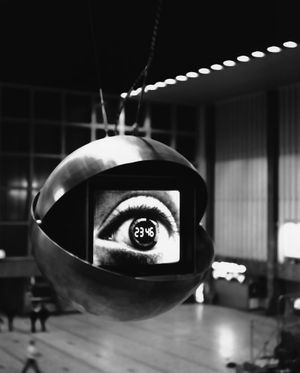 Hofstetter Kurt: I Look up to the Sky to Ground Myself