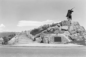 Lee Friedlander: The American Monument