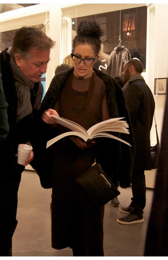 Lorna Simpson Signs 'Works on Paper' at agns b.