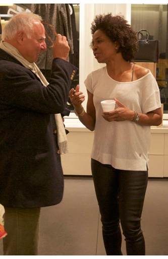 Lorna Simpson Signs 'Works on Paper' at agns b.