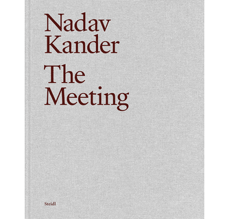 Amazon.com: Nadav Kander: The Meeting: 9783958296152: Kander