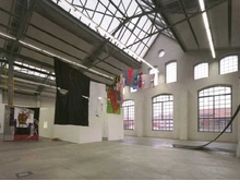 Ruth May & Susanne M. Winterling: Prototype 2 (New Hangout)