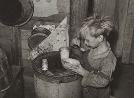 Featured image is reproduced from <I>The Bitter Years: Edward Steichen and the Farm Security Administration Photographs</I>.